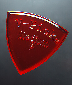 V-Pick Medium Pointed Pick ruby red  